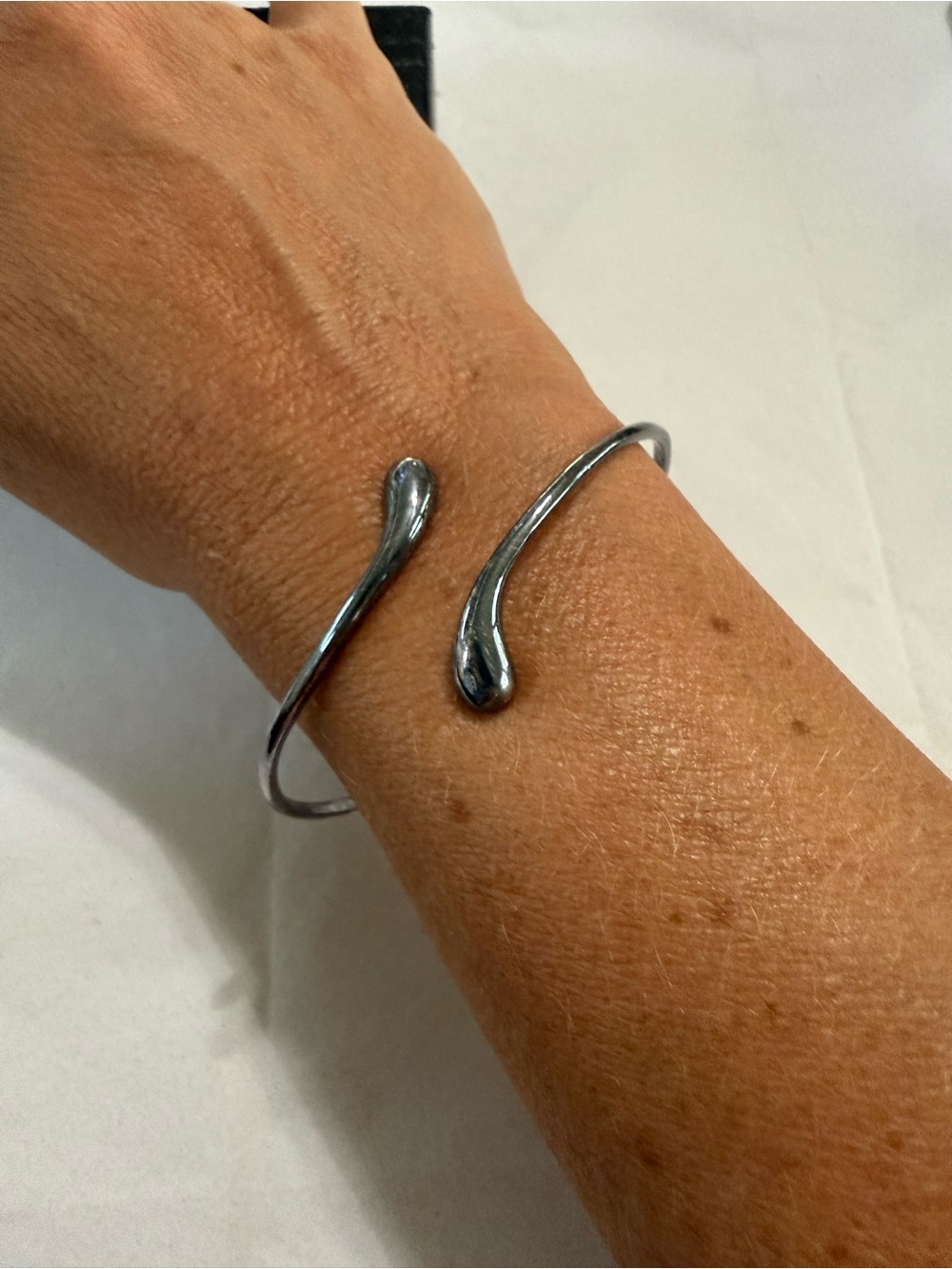 Sunligoo Silver Tone Modern Cuff Droplet Elongated Bracelet